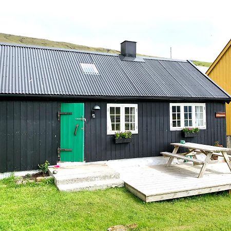 Charming Old Style Shanty Hvalba Buitenkant foto