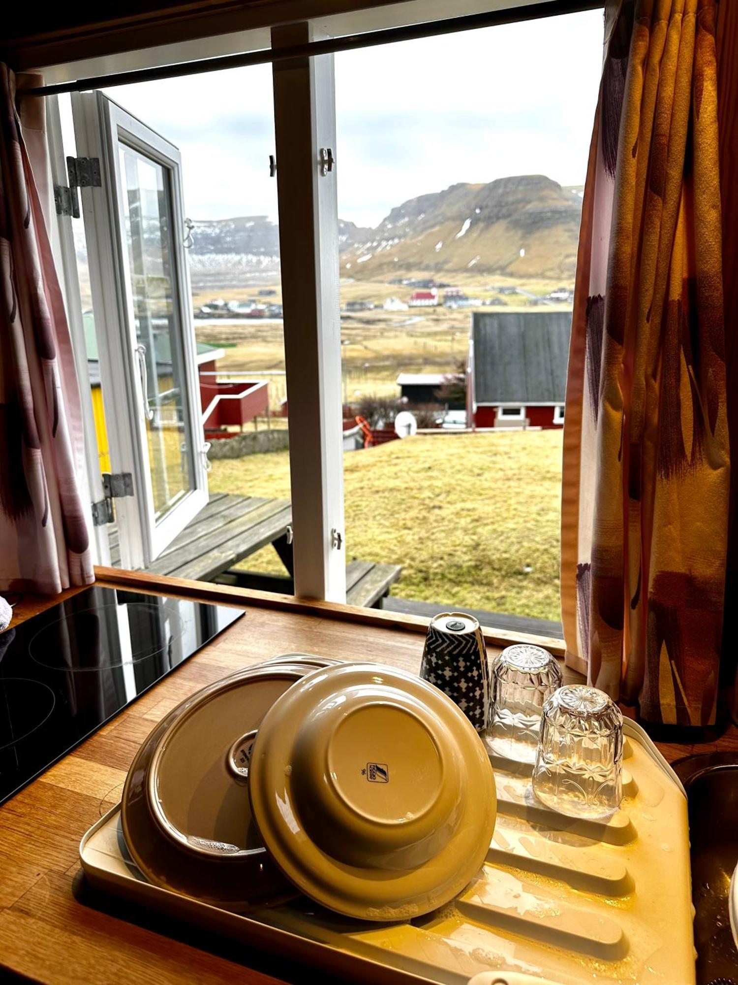 Charming Old Style Shanty Hvalba Buitenkant foto
